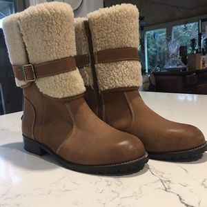 Ugg Classic Australian tan leather mid calf boots full sheepskin lining Ladies 9